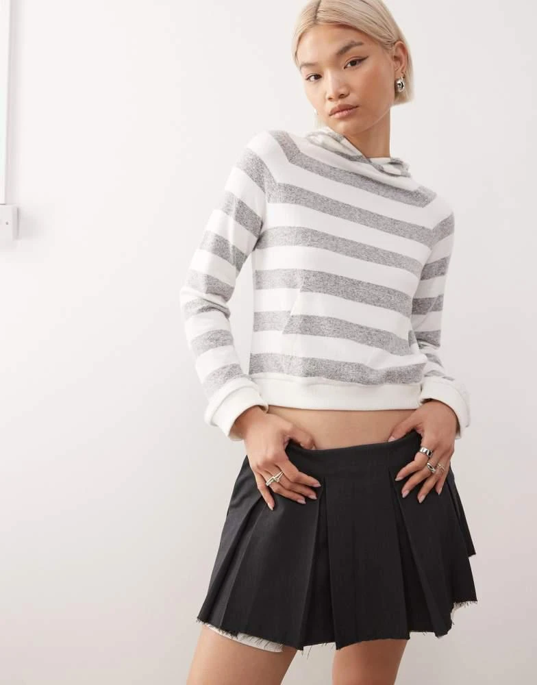 COLLUSION COLLUSION tight hoodie in grey white stripe 2