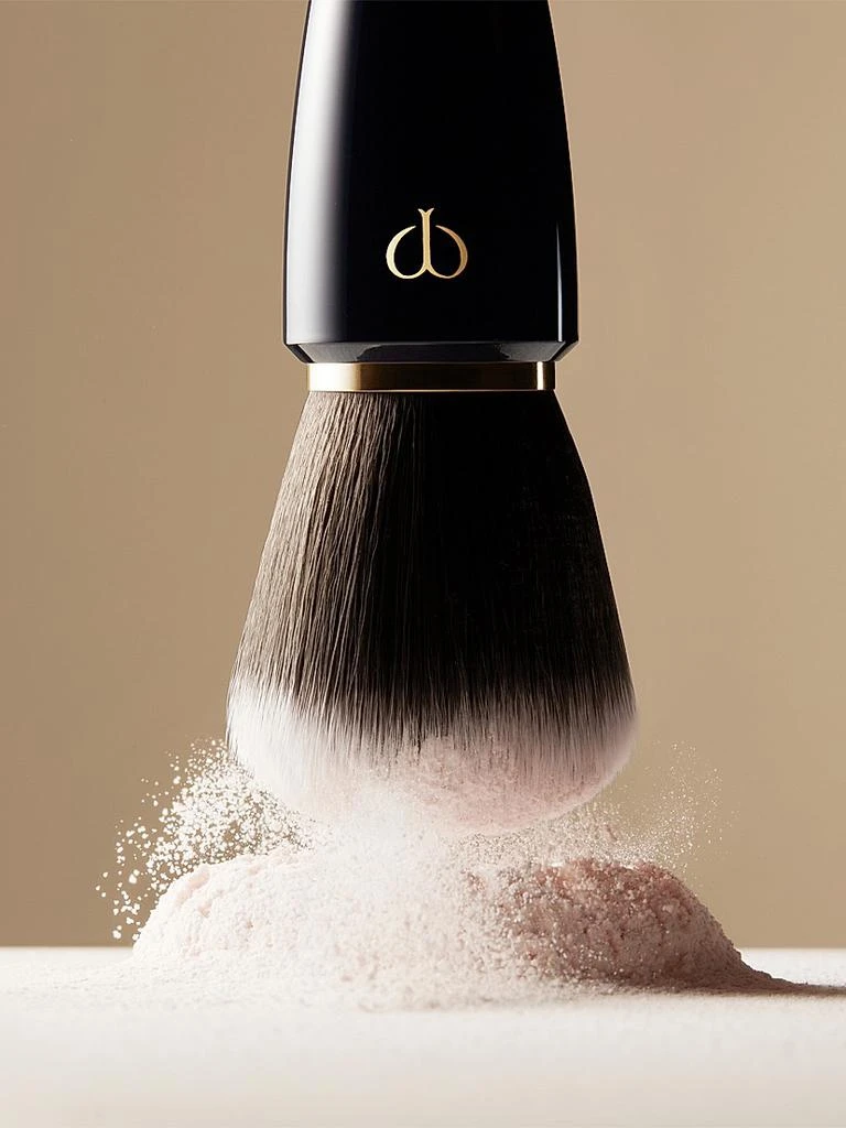 Cle de Peau Loose Powder 6