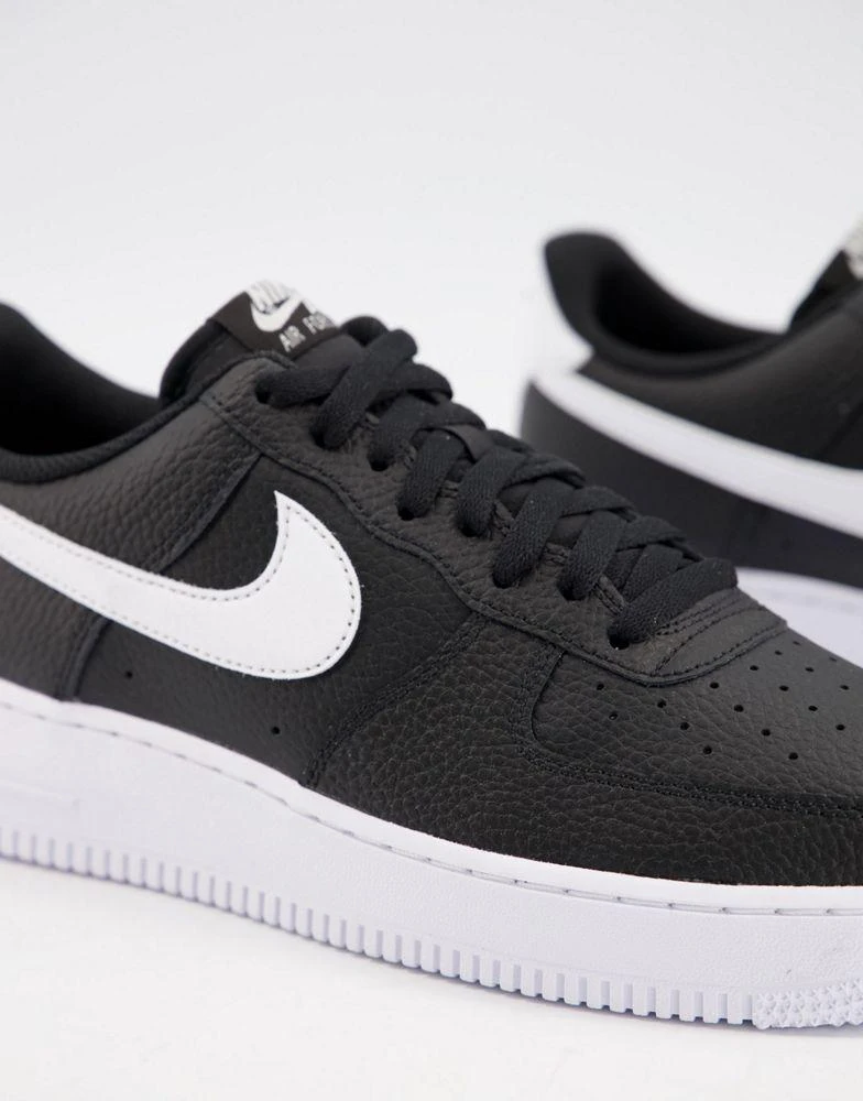 NIKE Nike Air Force 1 '07 trainers in black and white 3