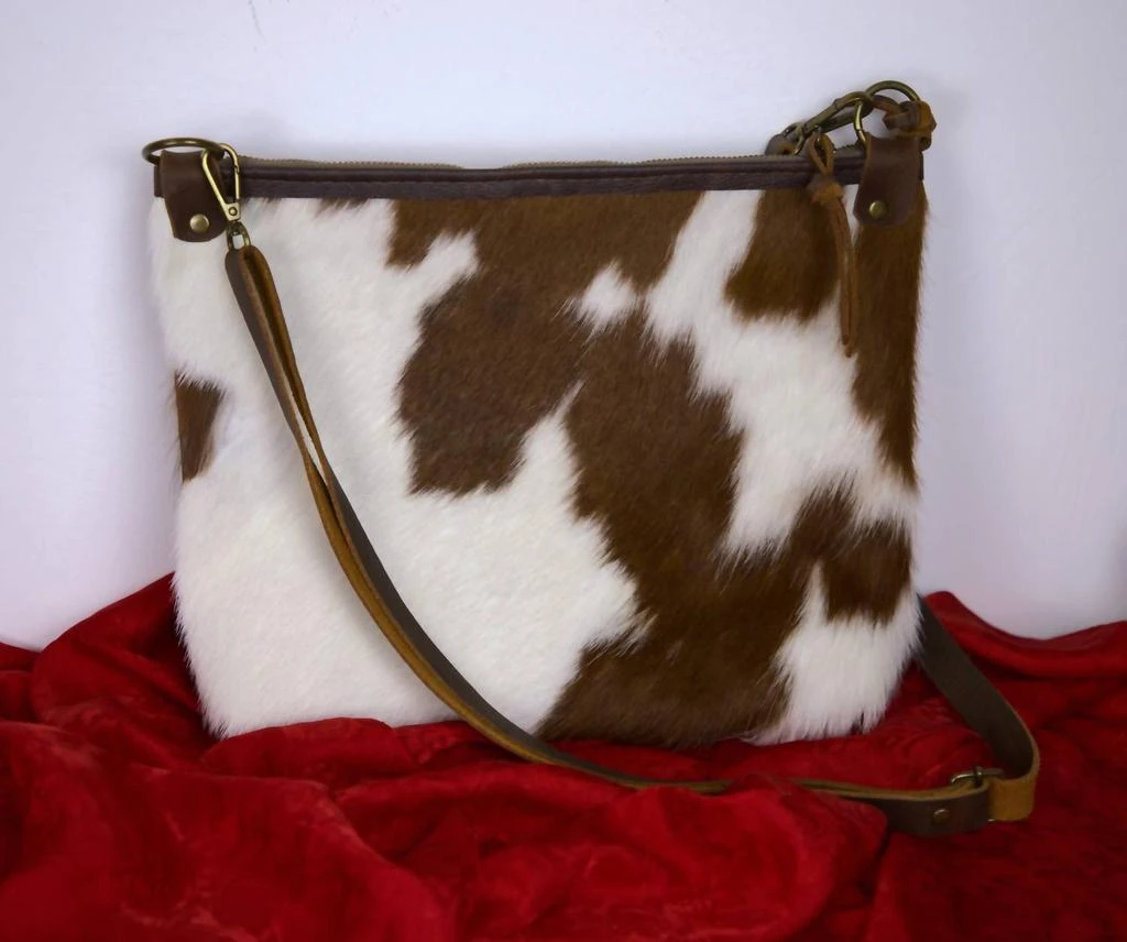 Hawks 
Doves Hawks 
Doves - Loretta Pouch