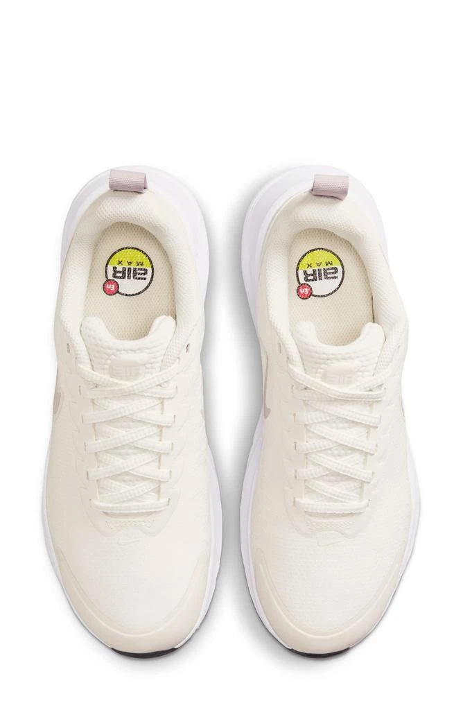 NIKE Air Max Nuaxis Sneaker 4