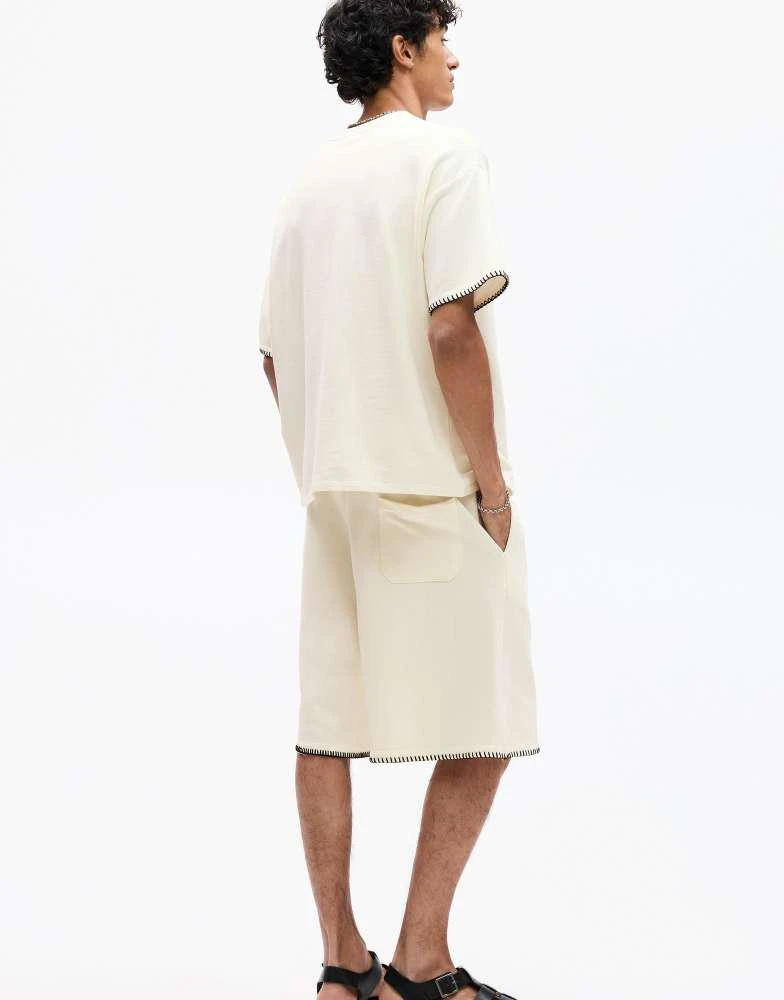 Pull&Bear Pull&Bear t-shirt with contrast seams in white 3
