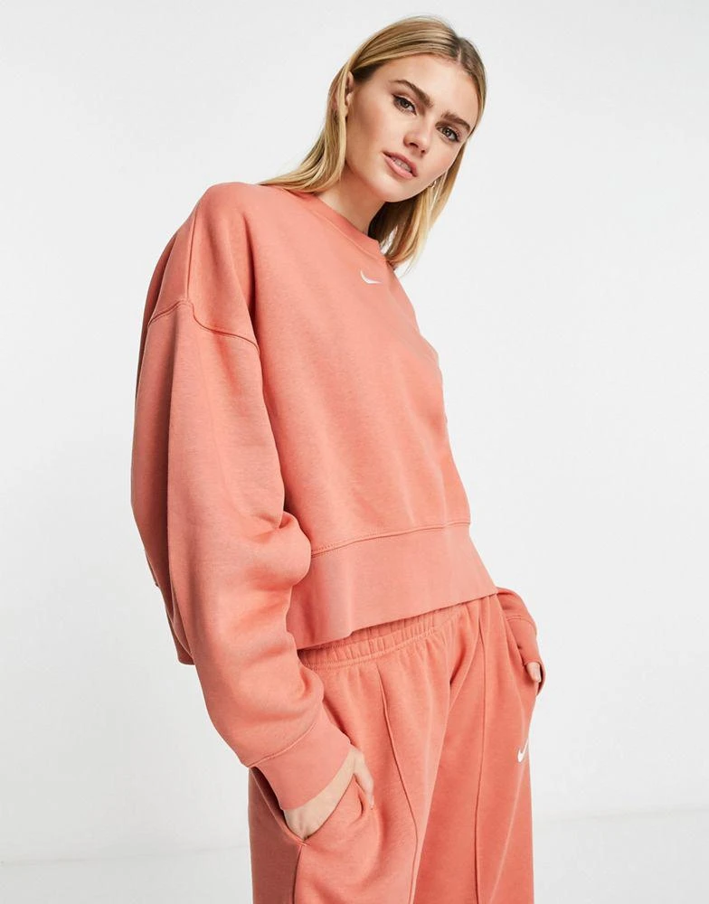 NIKE Nike mini swoosh oversized cropped sweatshirt in madder root 1
