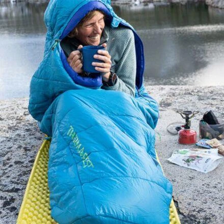 Therm-a-Rest Space Cowboy Sleeping Bag: 45F Synthetic 6