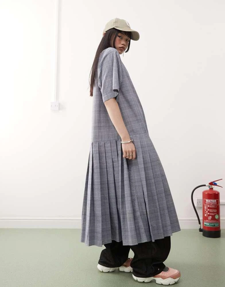 COLLUSION COLLUSION oversized smock midi shirt dress in graphic navy check 1