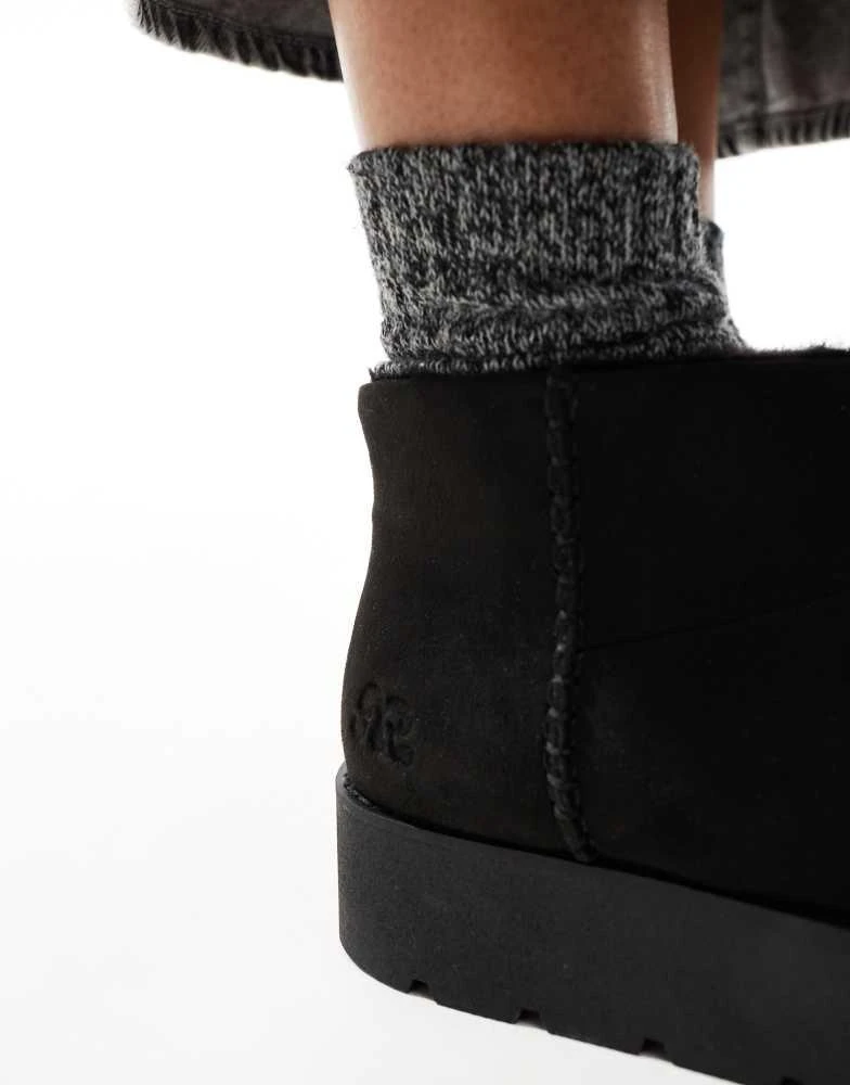 Pull&Bear Pull&Bear cosy platform ankle boot in black 4
