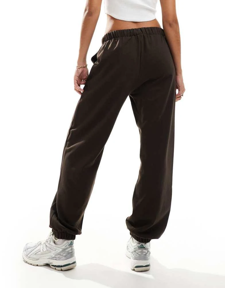 Bershka Bershka cuffed joggers in chocolate 3