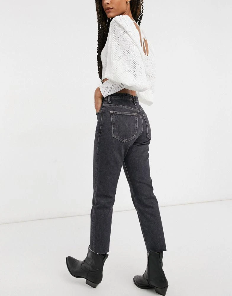 Topshop Topshop cropped mid rise straight leg jeans with hem in washed black  2