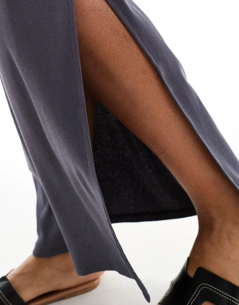 ASOS ASOS DESIGN Maternity ribbed maxi skirt with side split in dark grey 5