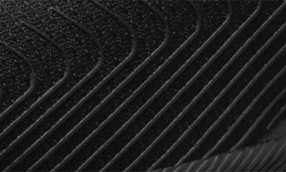 NIKE Air Max Nuaxis Sneaker 7