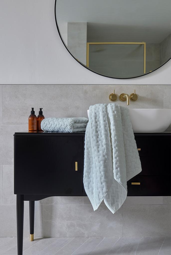 Christy Trellis 625gsm cotton bamboo blend bath sheet
