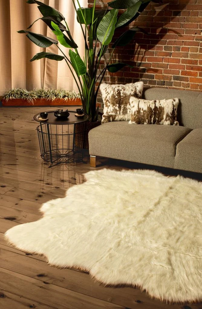 LUXE Gordon Faux Sheepskin Fur Rug - Off White 3