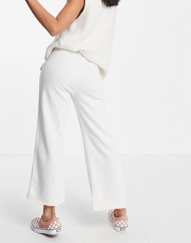 Abercrombie & Fitch Abercrombie & Fitch pleated trousers in light grey 2