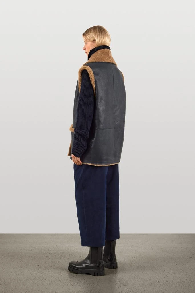 Gushlow & Cole Patch pocket shearling gilet 2