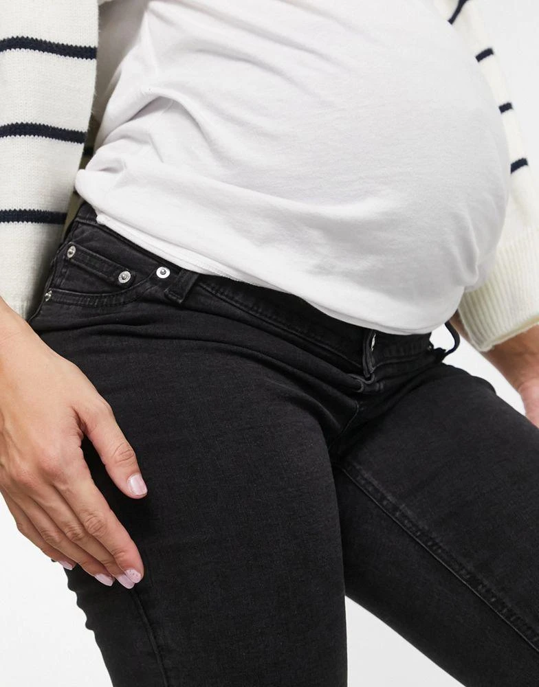 ASOS ASOS DESIGN Maternity ultimate skinny jeans in washed black with over the bump 2