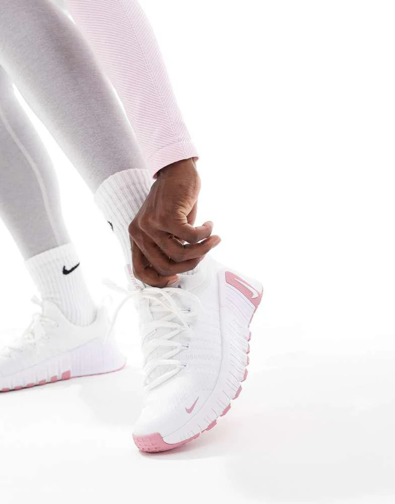 NIKE Nike Training Free Metcon 6 trainers in white and pink 5