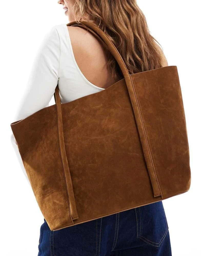 Glamorous Glamorous large faux suede tote bag in tan 4