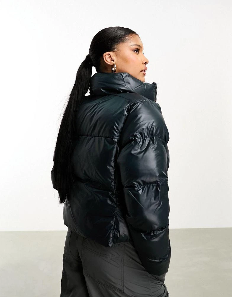 Columbia Columbia Puffect cropped puffer jacket in shiny black Exclusive at ASOS 3