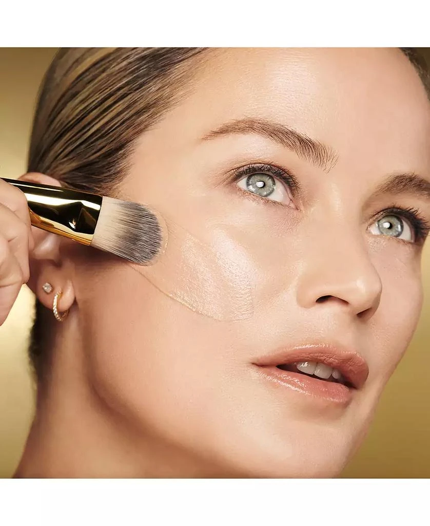 Estée Lauder Re-Nutriv Ultra Radiance Liquid Foundation SPF 20 3