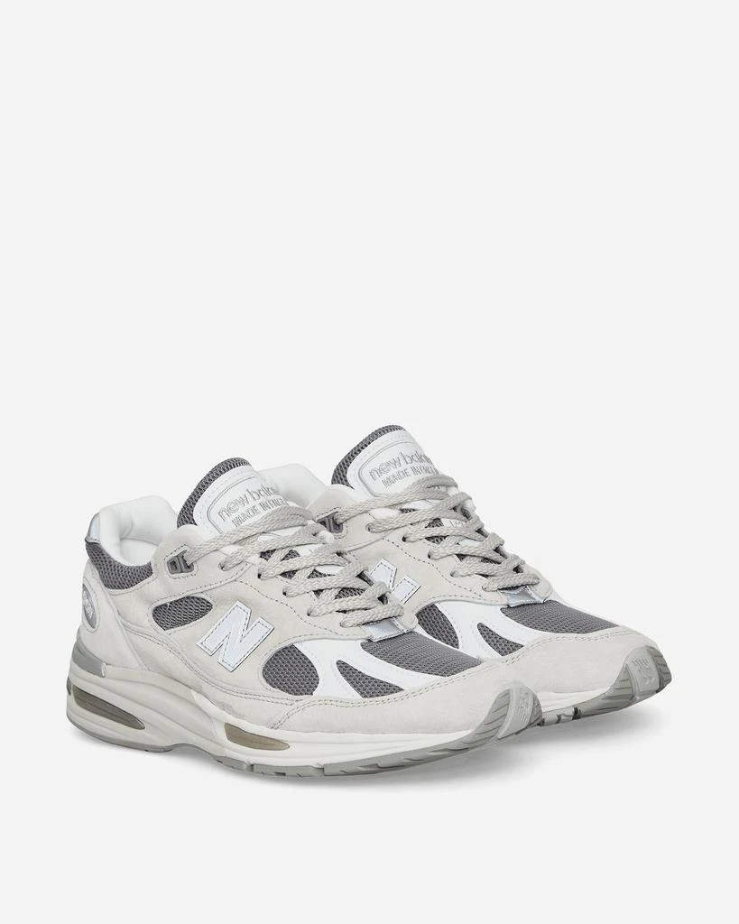 New Balance MADE in UK 991v2 Sneakers Nimbus Cloud / Silver 2