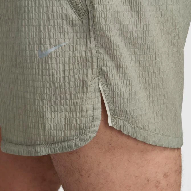 NIKE Men's Nike Stride Running Division Dri-FIT Seersucker 5" Brief-Lined Shorts 5