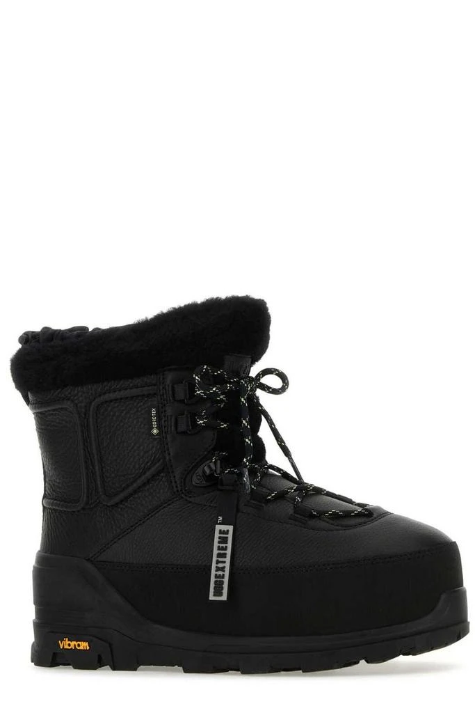 UGG UGG Shasta Mid Boots 2