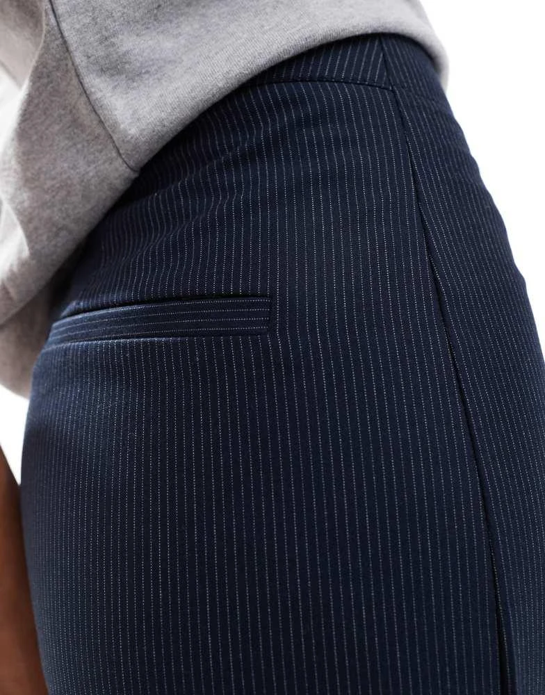 Bershka Bershka wide leg tailored trousers in navy pinstripe 3