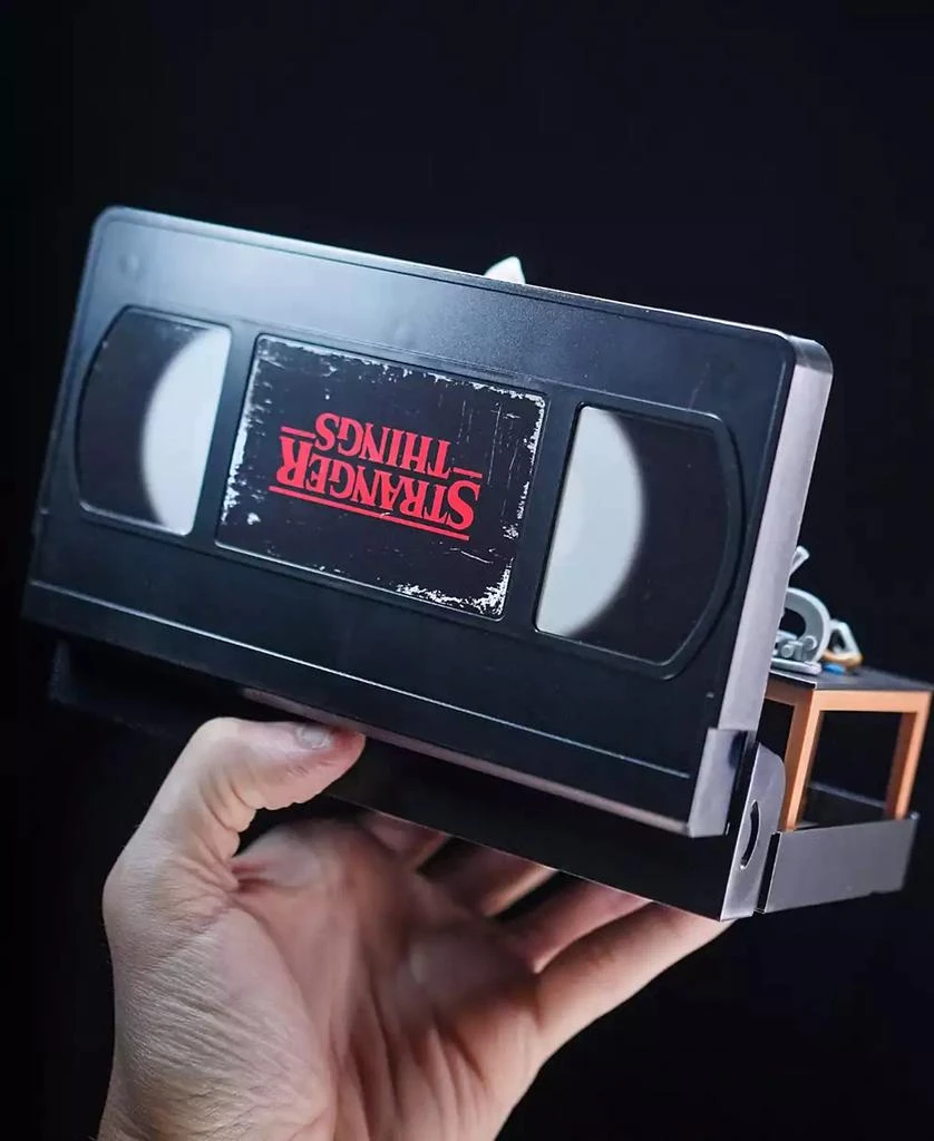 Wilder Toys Console Heroes VHS Stranger Things Eleven vs. Demogorgon Compact Playset 6