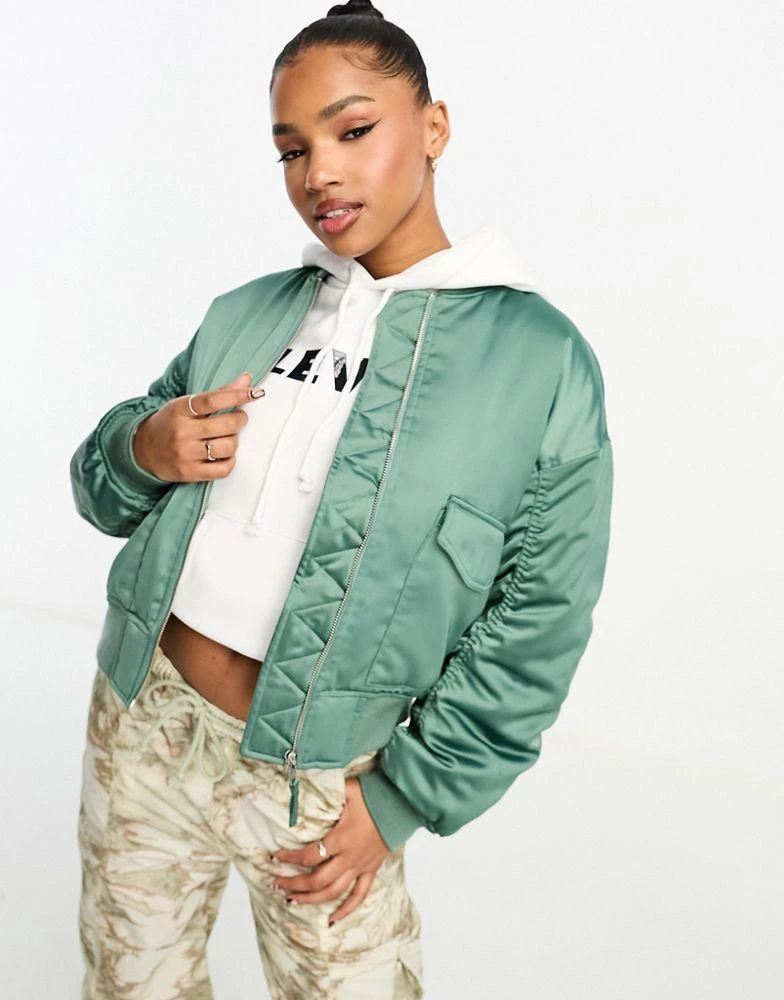 Levi's Levi's Andy Techy bomber jacket in green 1