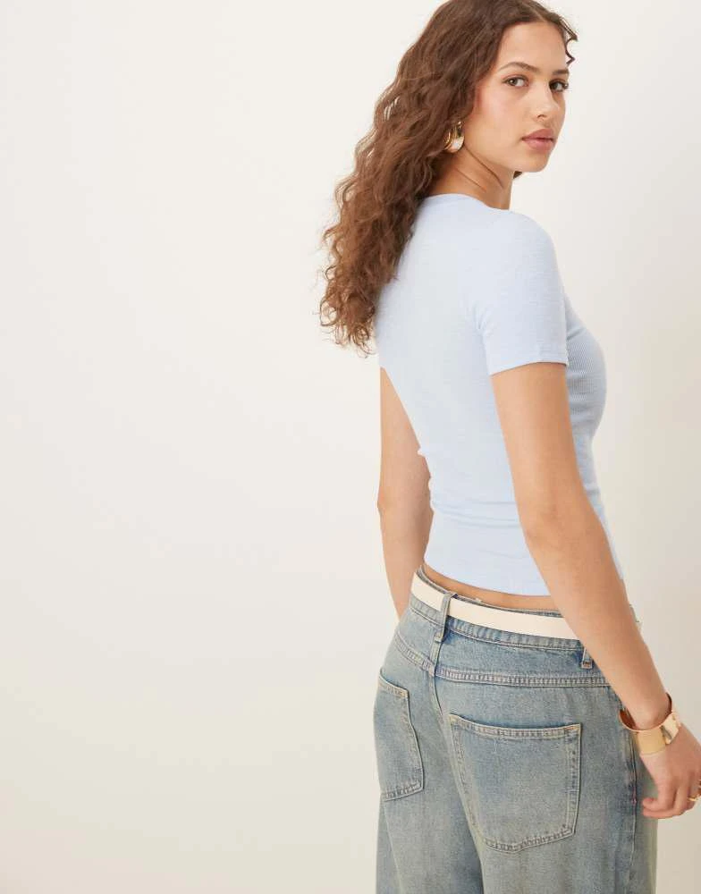 Glamorous Glamorous Basic t-shirt in light blue 4