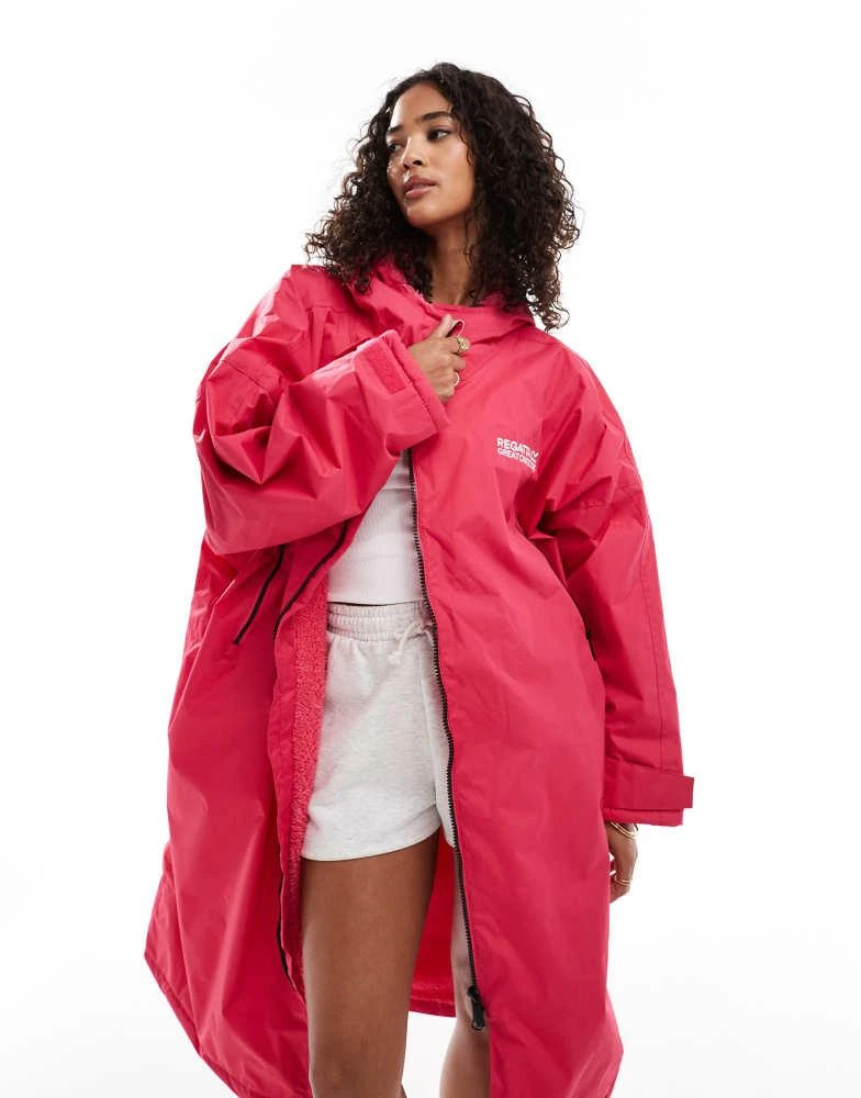 Regatta Regatta Adult waterproof robe in pink potion 3