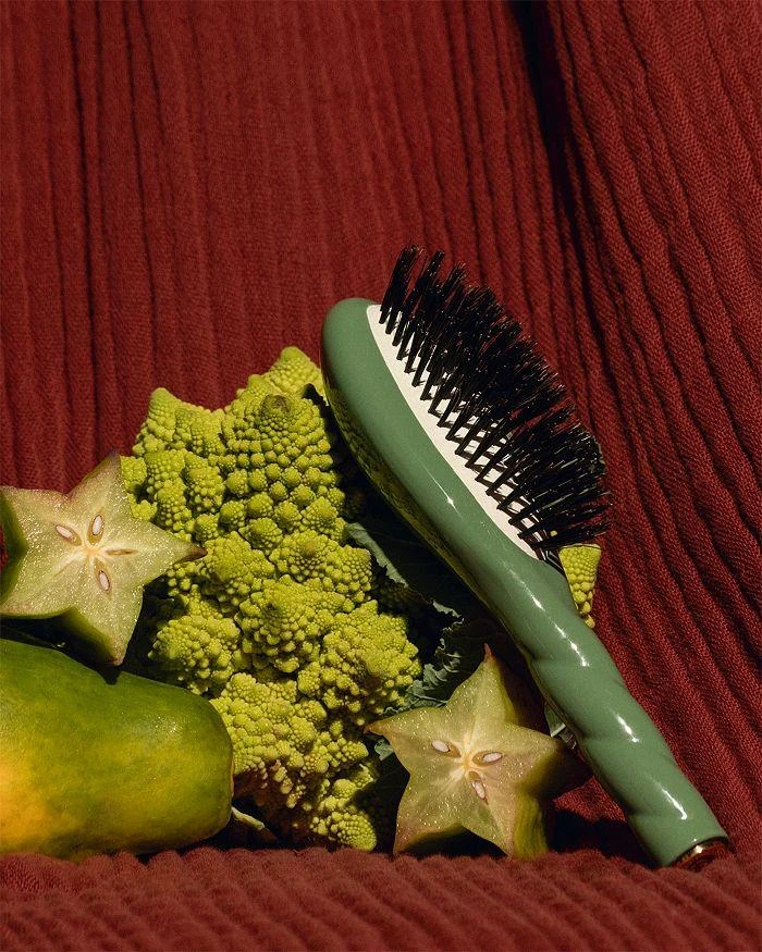 La Bonne Brosse N.01 The Small Universal Shine 
Care Hair Brush - Almond Green 7