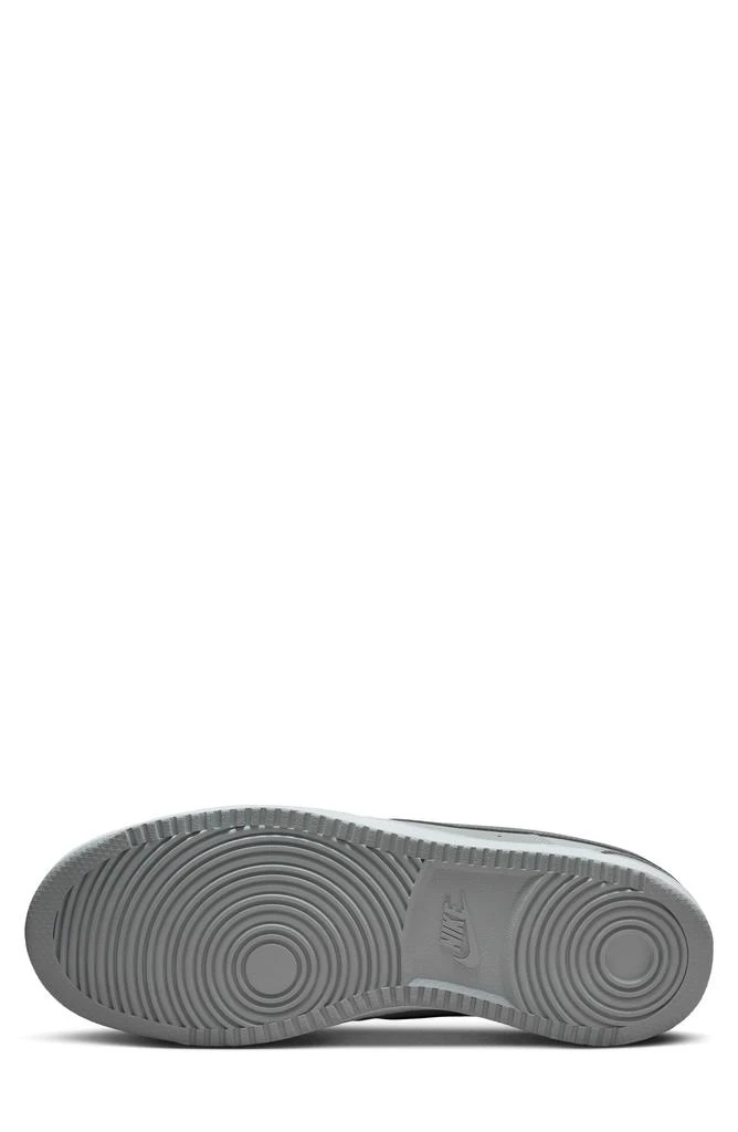 NIKE Court Vision Low Sneaker 5