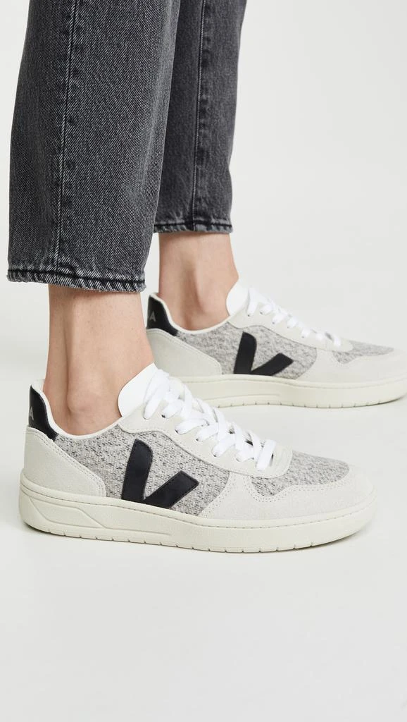 Veja V-10 Sneakers 2