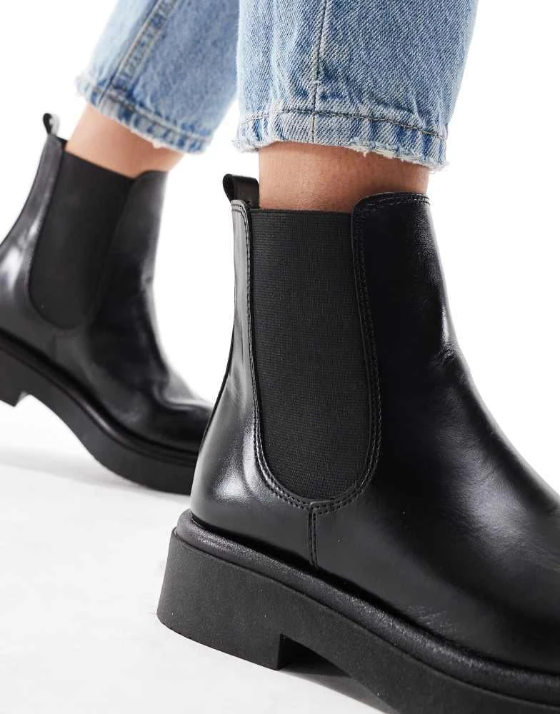 Schuh schuh Camille ankle boots in black leather 4