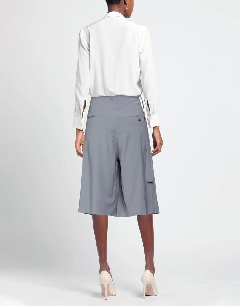 Low Classic Shorts 
Bermuda 3
