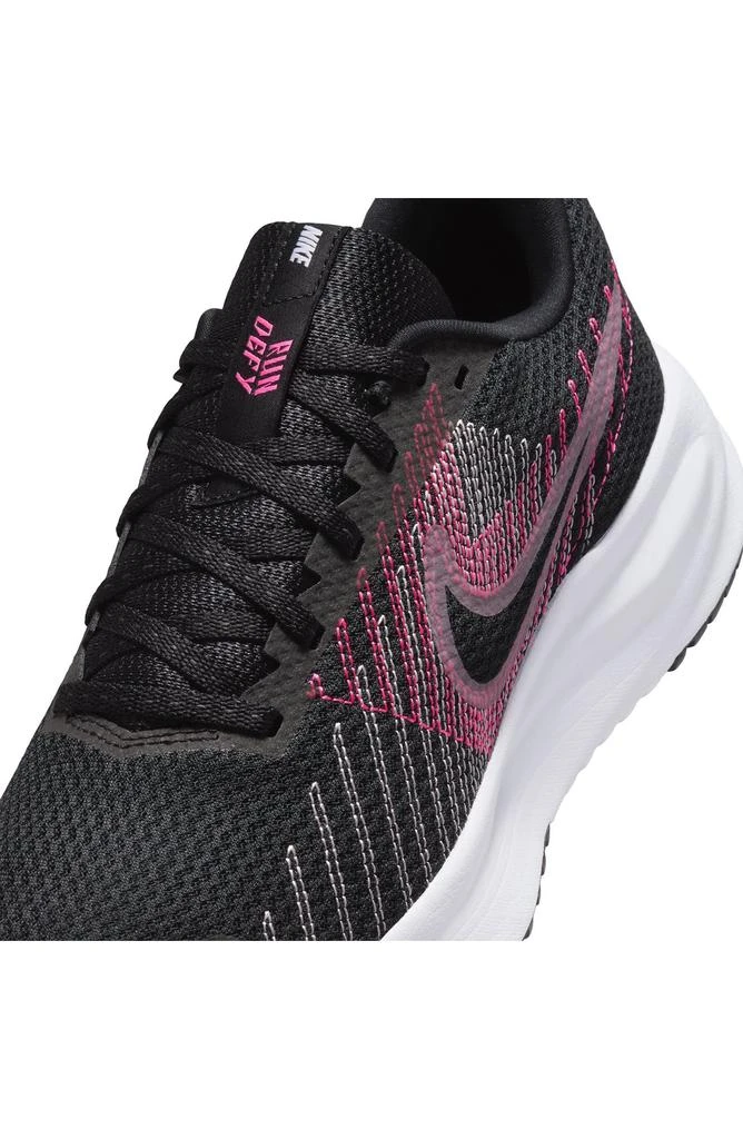 NIKE Run Defy Running Shoe 9