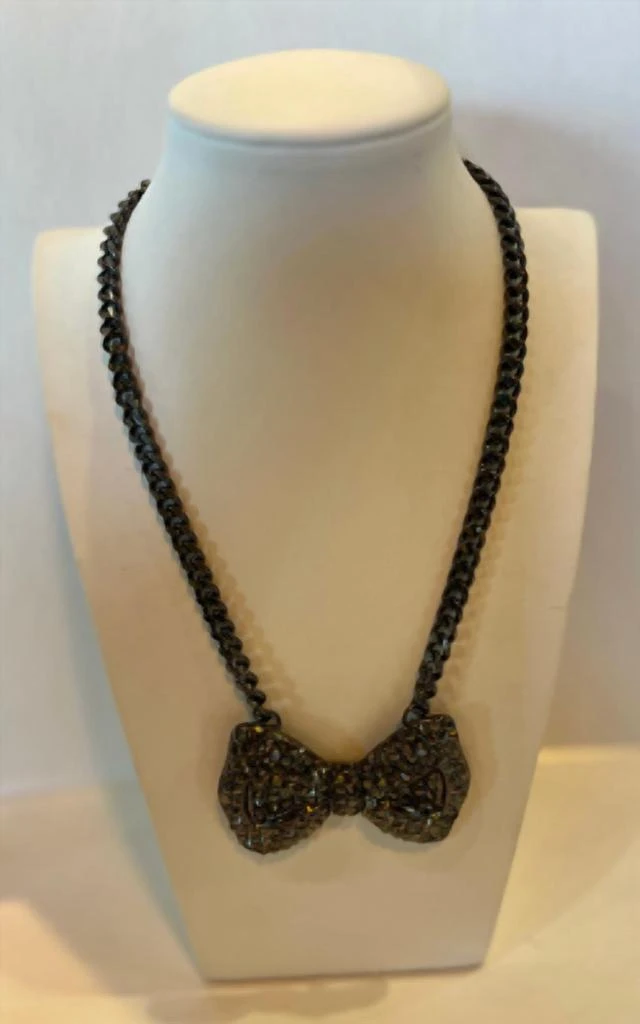 Sonya
s Sonya
S - Bow Necklace With Thick Chain