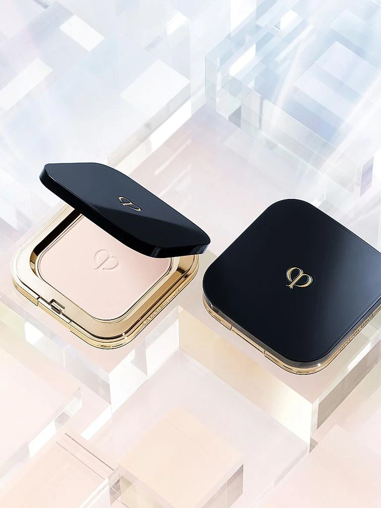 Cle de Peau Refining Pressed Powder 4