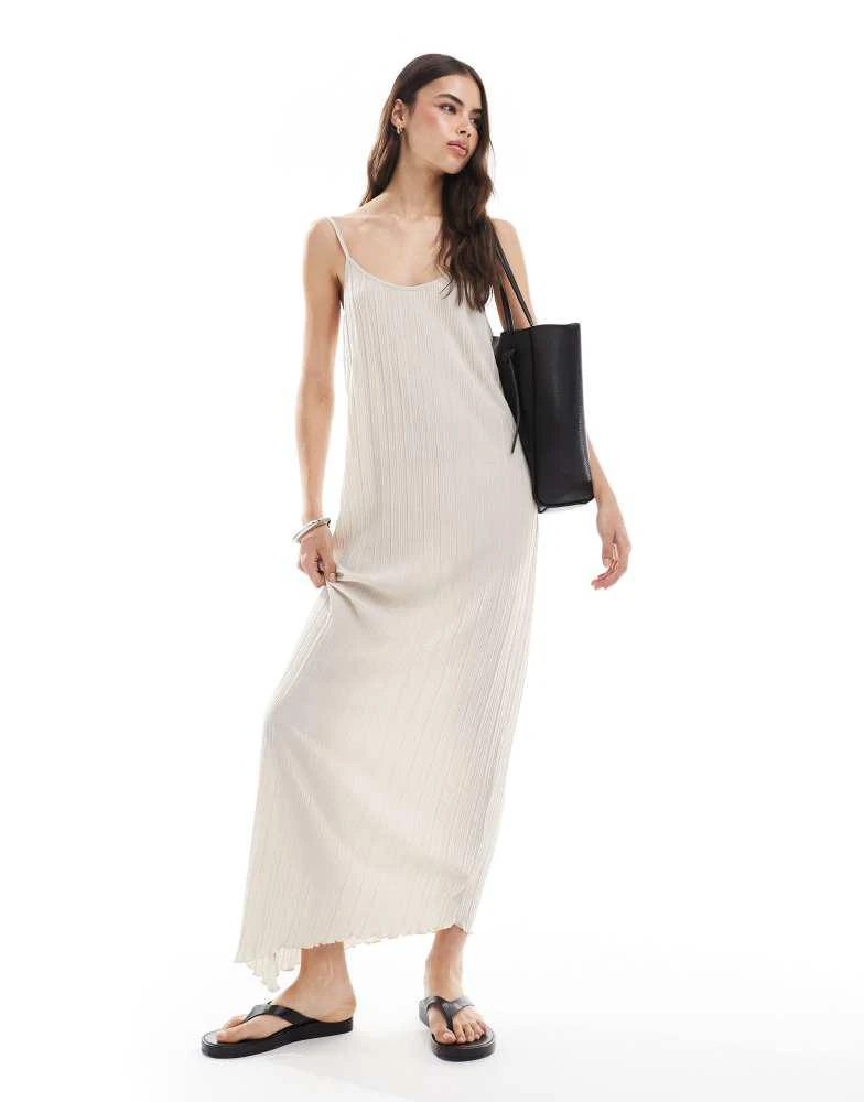 Shop Vero Moda Tall plisse jersey maxi dress with asymmetric hem in beige  on Sale at BeyondStyle  Get 70% Off Vero Moda Tall plisse jersey maxi dress  with asymmetric hem in