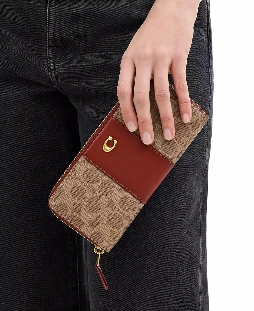 Coach Essential Signature Canvas Slim Accordion Zip Wallet 2