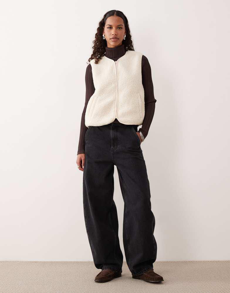 Pimkie Pimkie borg sleeveless zip through vest in cream