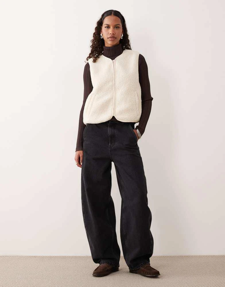 Pimkie Pimkie borg sleeveless zip through vest in cream 2