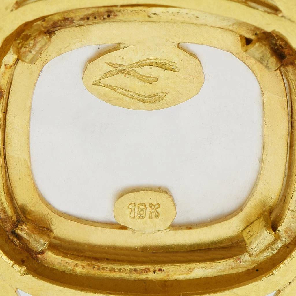 Elizabeth Locke 18K Yellow Gold Mother of Pearl Intaglio Pendant EL18-052825 3