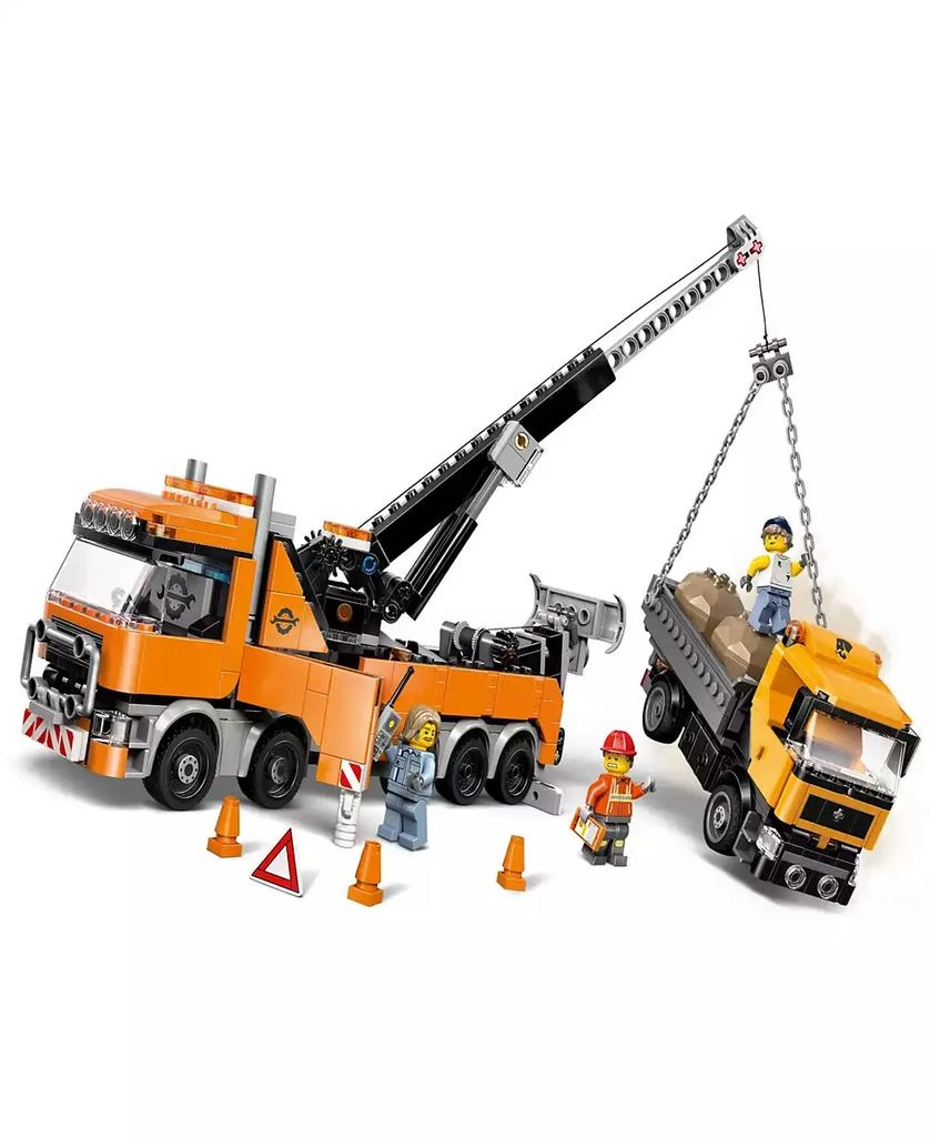 LEGO City Heavy-Duty Recovery Tow Truck with Crane 60467 Toy Building Set, 793 Pieces 2