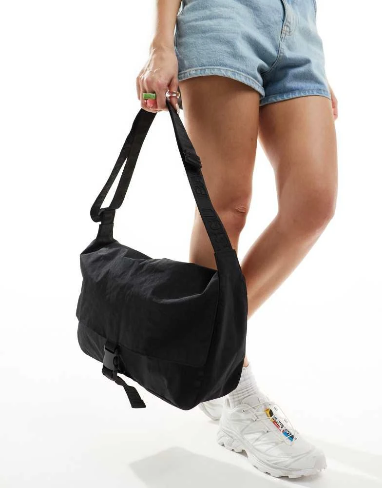 Baggu Baggu nylon crossbody messenger bag in black 2