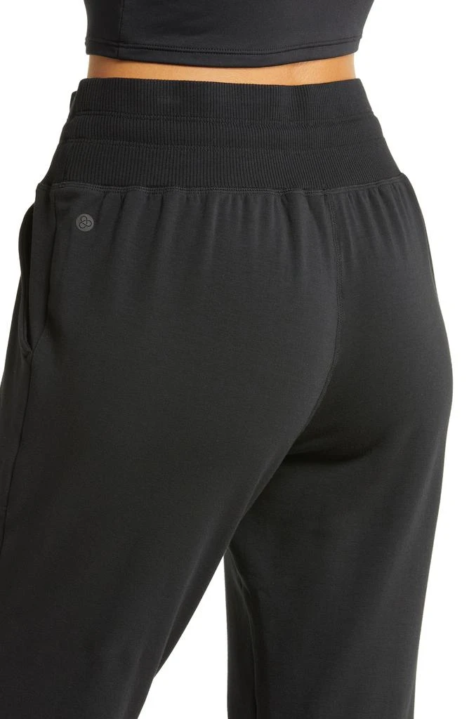 Zella Peaceful High Waist Pocket Slim Joggers 8