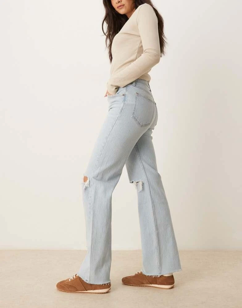 Abercrombie & Fitch Abercrombie & Fitch 90s relaxed jeans with knee rip in light wash blue 3