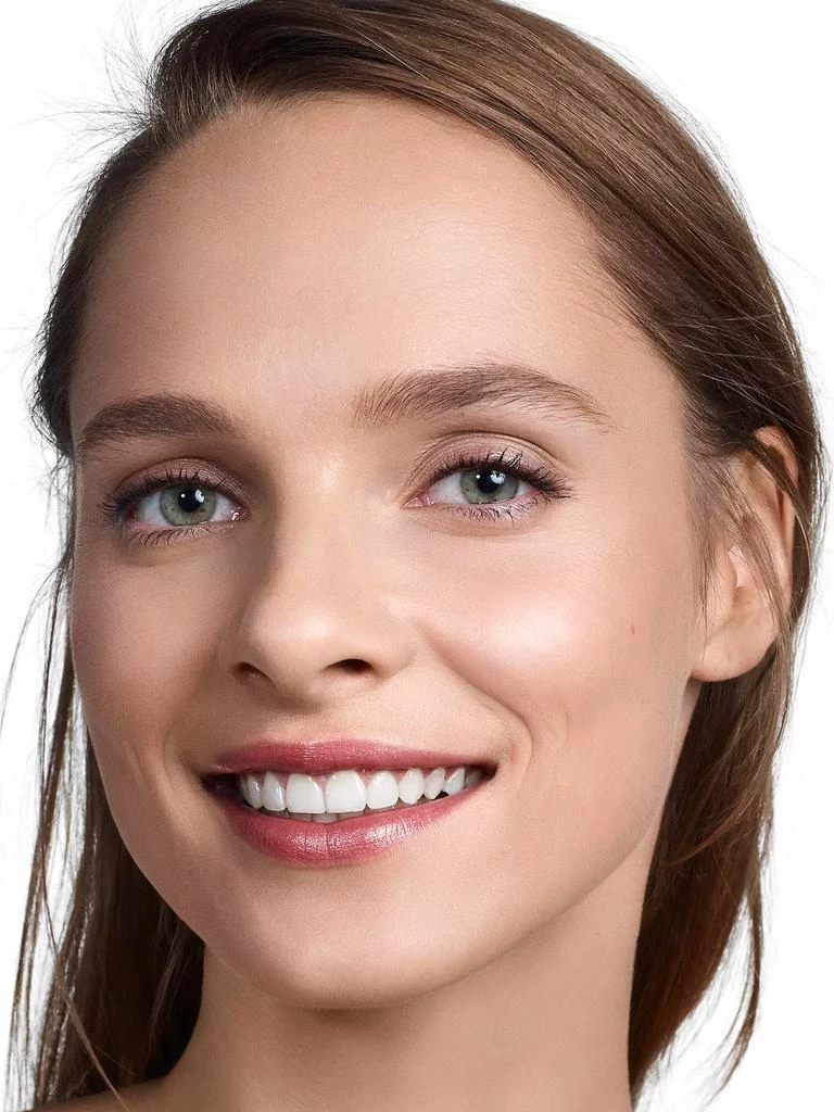 Clinique Even Better Refresh Hydrating and Repairing Makeup 3
