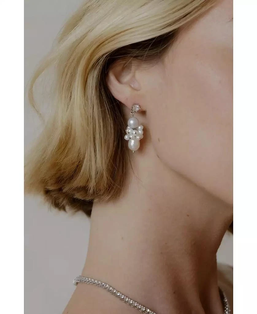 Untamed Petals Sydney Pearl Drop Earrings 2
